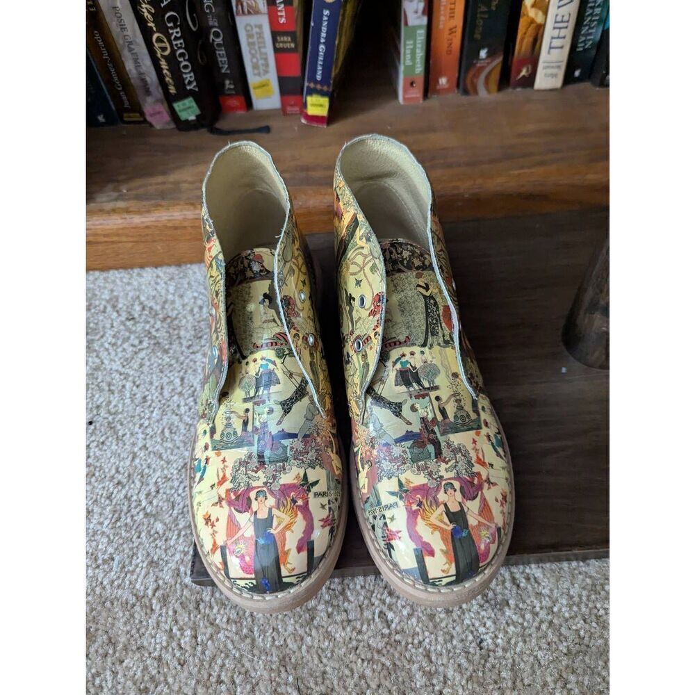 Zona Centro EU Size 37 US 7 White Leather Hand Painted Paris Renaissance Boots